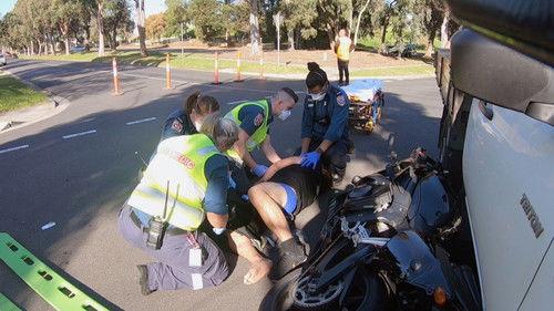 Paramedics Season 4 Episode 9 - Episode 9