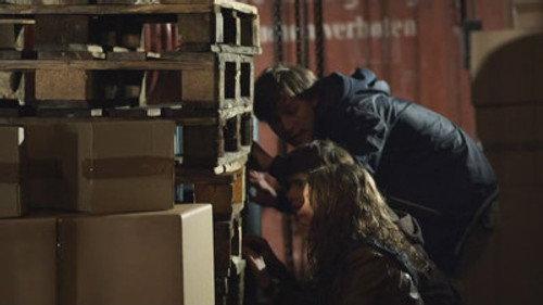 13 Hours: Race Against Time Season 2 Episode 10 - 17:00