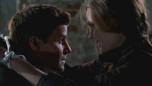 Bones Season 1 Episode 15 - Two Bodies in the Lab