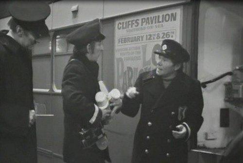 On the Buses Season 1 Episode 1 - The Early Shift