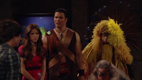 Pair of Kings Season 2 Episode 4 - Dinner for Squonks