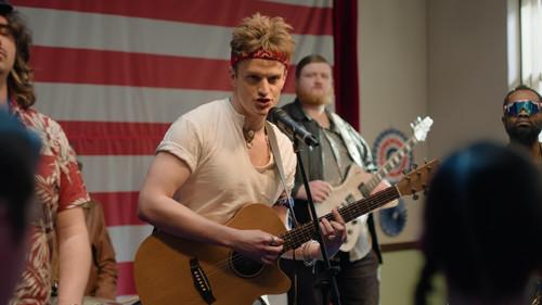 Going Dutch Season 1 Episode 10 - Born on the Third of July