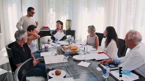 Keeping Up with the Kardashians Season 12 Episode 17 - Khloé's New Breast Friends