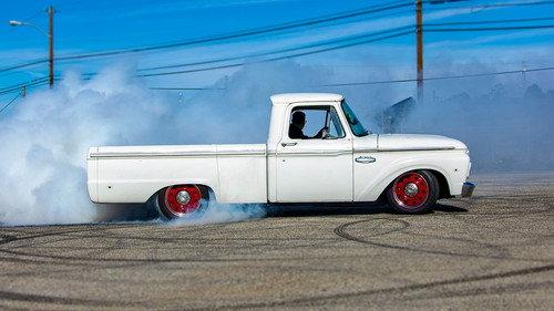 Hot Rod Garage Season 7 Episode 1 - Re-Crowning the Hick!