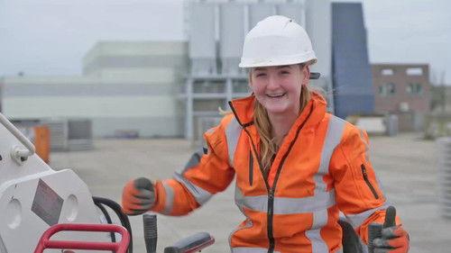 Girls Who Ride Season 5 Episode 8 - Army truck