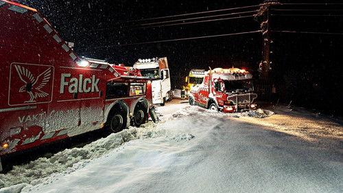 Ice Road Rescue Season 6 Episode 1 - Mega Trouble