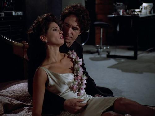 Lois & Clark: The New Adventures of Superman Season 3 Episode 17 - Seconds