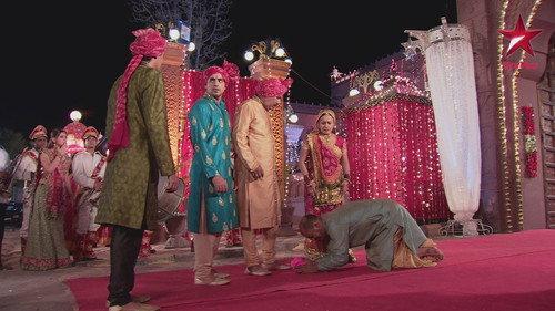 Diya Aur Baati Hum Season 1 Episode 10 - The missing bride