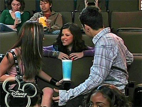 Wizards of Waverly Place Season 1 Episode 2 - First Kiss