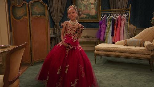 undefined Season 6 Episode 1 - European Rae-cation (1)