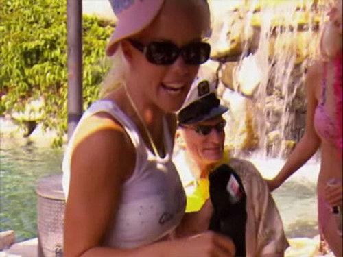 The Girls Next Door Season 1 Episode 3 - Happy Birthday, Kendra!