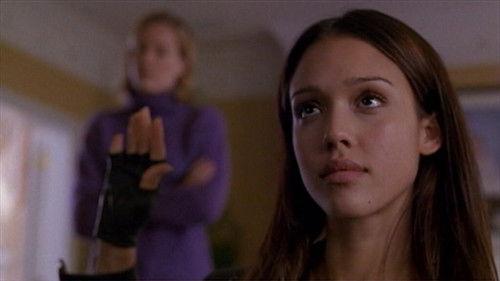 Dark Angel Season 2 Episode 9 - Medium Is the Message