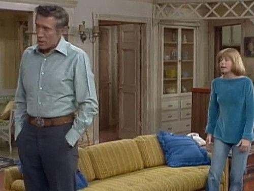 One Day at a Time Season 1 Episode 15 - Dad Comes Back (2)