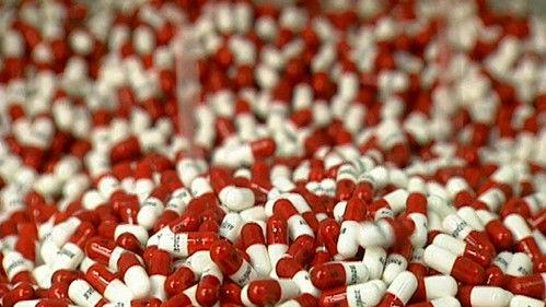 How It's Made Season 1 Episode 12 - Aluminum Screw Caps, Chocolate, Pills, Pasta