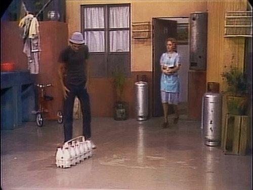 El Chavo del Ocho Season 1 Episode 21 - El Jefe / El Lechero