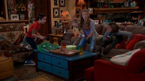 Nicky, Ricky, Dicky & Dawn Season 2 Episode 17 - Doggy Door Afternoon