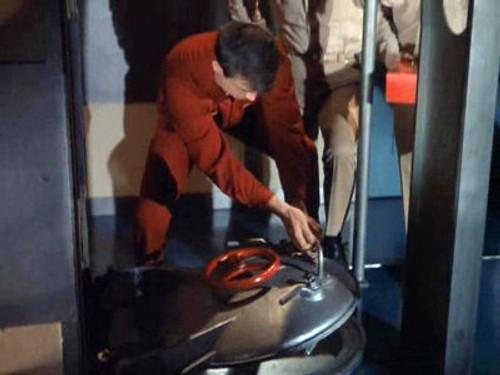 Voyage to the Bottom of the Sea Season 4 Episode 12 - Blow Up