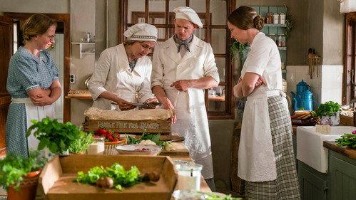 Seaside Hotel Season 7 Episode 1 - No Germans Here