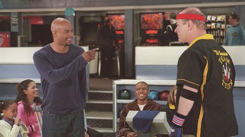 undefined Season 2 Episode 26 - The Bowling Show