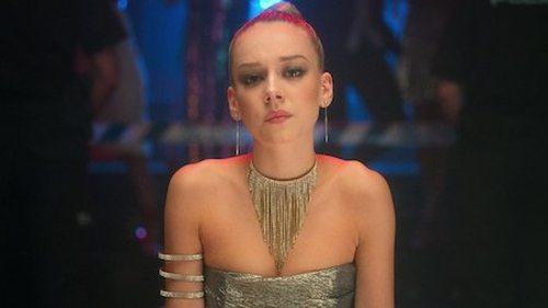 Elite Season 3 Episode 1 - Carla