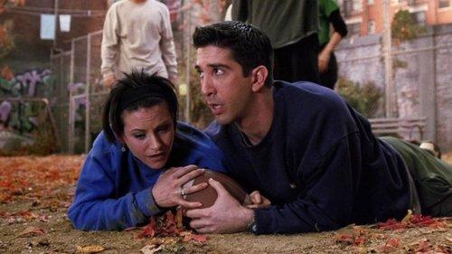 Friends Season 3 Episode 9 - The One with the Football