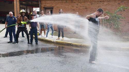 Queer Eye Season 1 Episode 8 - Hose Before Bros