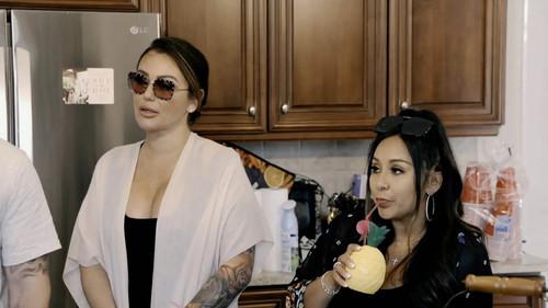 Jersey Shore: Family Vacation Season 6 Episode 2 - Sliding Into DMs