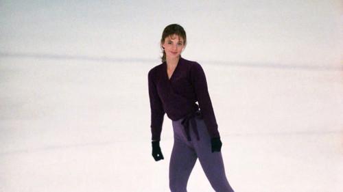 Beverly Hills, 90210 Season 2 Episode 19 - Fire and Ice