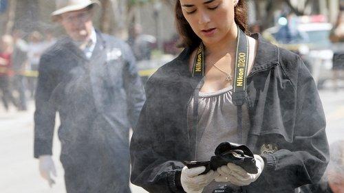 NCIS Season 5 Episode 1 - Bury Your Dead