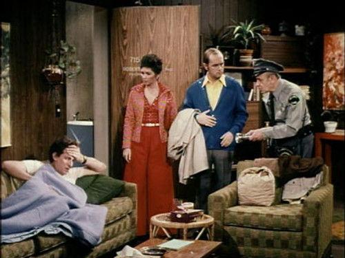 The Bob Newhart Show Season 1 Episode 24 - Who's Been Sleeping on My Couch?