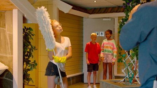 The campsite Season 2 Episode 10 - Helping out in the outhouse