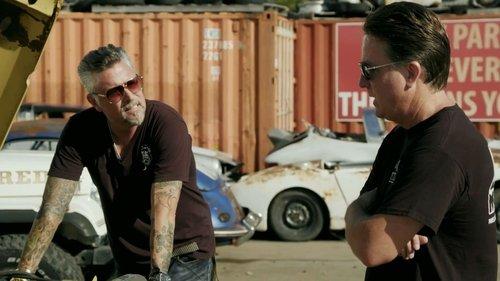 Fast N' Loud Season 13 Episode 1 - Super Troupe Jeep