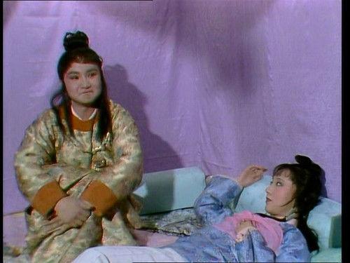 Dream in Red Mansions Season 1 Episode 9 - A Sweet Girl Shows Deep Feeling One Quiet Day