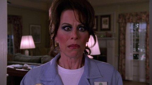 Malcolm in the Middle Season 3 Episode 10 - Lois's Makeover