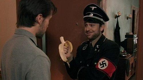 It's Always Sunny in Philadelphia Season 1 Episode 6 - The Gang Finds a Dead Guy