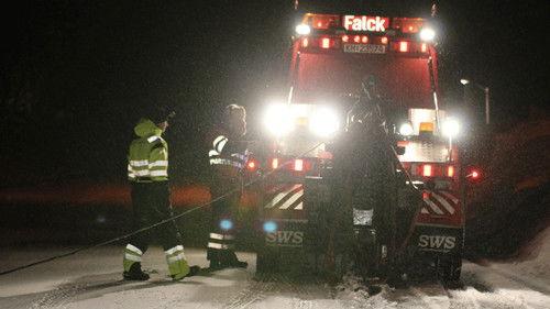 Ice Road Rescue Season 1 Episode 10 - Extreme Rescues