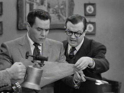 undefined Season 1 Episode 27 - The Kleptomaniac