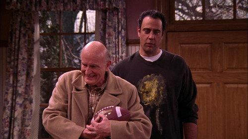 Everybody Loves Raymond Season 6 Episode 11 - The Kicker
