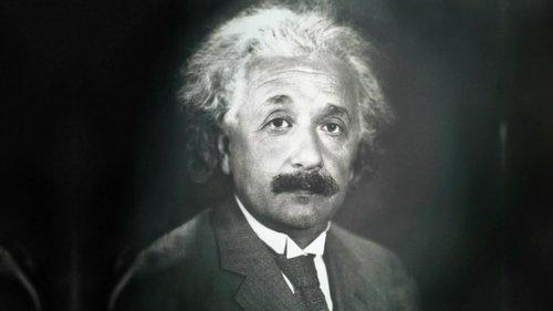 Through the Wormhole Season 2 Episode 7 - Can We Travel Faster than Light?