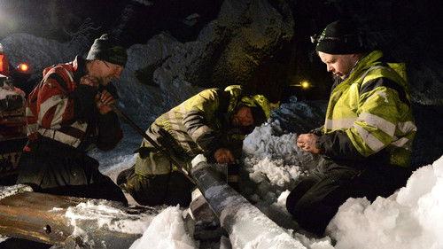 Ice Road Rescue Season 3 Episode 9 - Edge of Disaster