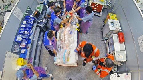 24 Hours in A&E Season 7 Episode 1 - One Fine Day