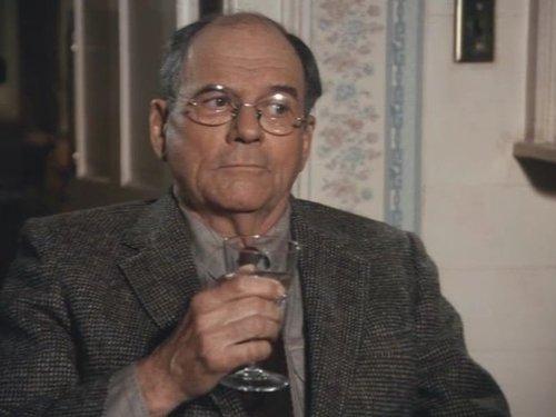 Murder, She Wrote Season 8 Episode 21 - Badge of Honor