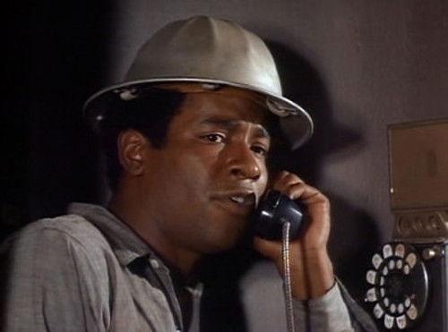 Ironside Season 1 Episode 13 - A Very Cool Hot Car