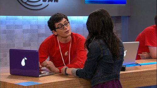 iCarly Season 6 Episode 5 - iPear Store