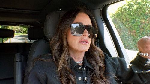 The Real Housewives of Beverly Hills Season 14 Episode 14 - Hemlines and Headlines