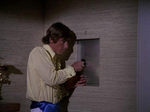 Hawaii Five-O Season 5 Episode 23 - The Diamond That Nobody Stole