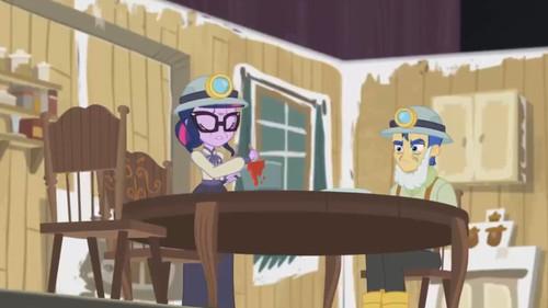My Little Pony: Equestria Girls - Better Together Season 1 Episode 35 - Opening Night