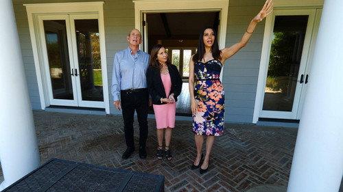 Million Dollar House Hunters Season 1 Episode 9 - Heading to the Beach