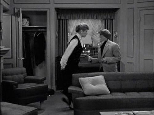 I Love Lucy Season 3 Episode 9 - Too Many Crooks