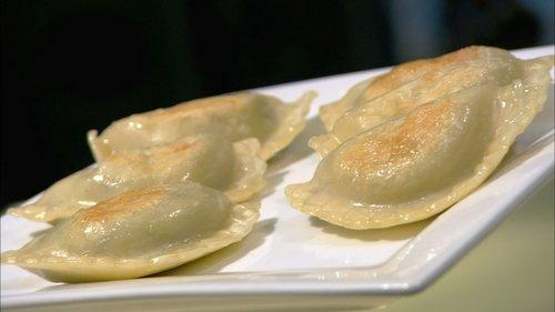 How It's Made Season 21 Episode 2 - Powder Horns, Handcrafted Molds, Pierogi, Inner Tubes